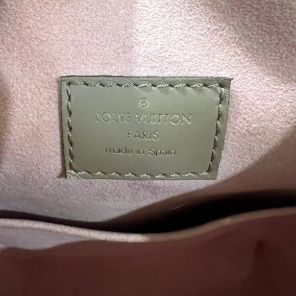 Louis Vuitton Montsouris Backpack - Picture 9 of 9